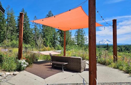 Eatonville Casa | Stunning Mt Rainier Views!tahoma Ridge Cottage