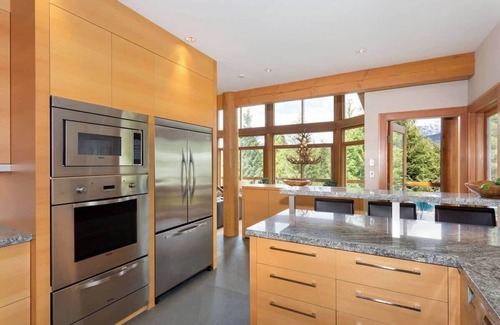 Blueberry Hill Casa | Stunning Mtn View, Air Con, Hot Tub, & Fireplace
