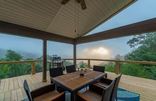 Hemphill Heights Casa | Stunning Mtn Views Hot Tub Fire Pit Sleeps 8