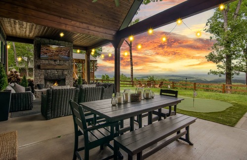 Ranger Cabina | Stunning Mtn Views + Hot Tub + Sauna + Game Room