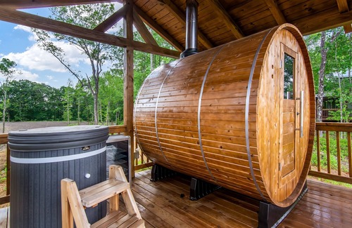 Ranger Cabina | Stunning Mtn Views + Hot Tub + Sauna + Game Room