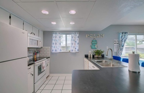 Spring Hill Casa | Stunning "Nature Coast"FL Salt-water Pool getaway