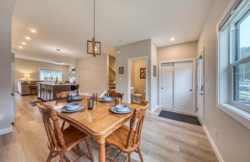 East Kootenay Casa | Stunning New 3 Bedroom Mountain View Condo