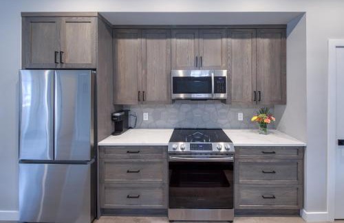 East Kootenay Casa | Stunning New 3 Bedroom Mountain View Condo