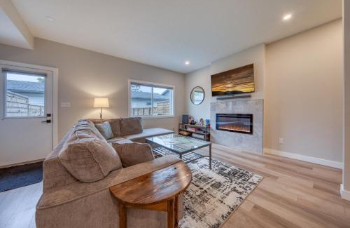 East Kootenay Casa | Stunning New 3 Bedroom Mountain View Condo