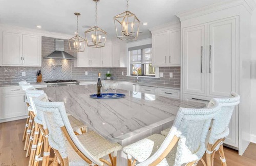 Avalon Casa | Avalon- "Saltwater Vista" Stunning New 6 Bedroom w/ Pool