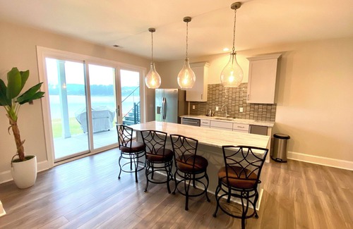 Seneca Casa | Stunning New Home on Lake Keowee Near Clemson