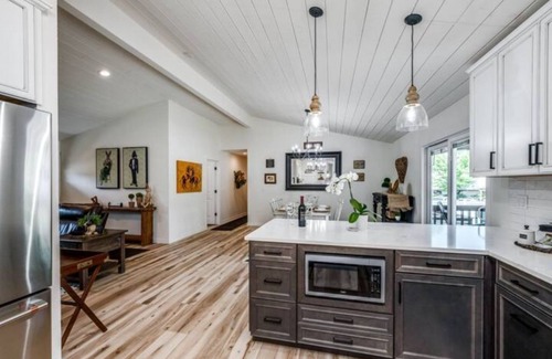 Murphys Casa | Stunning New Horse and Hare Inn