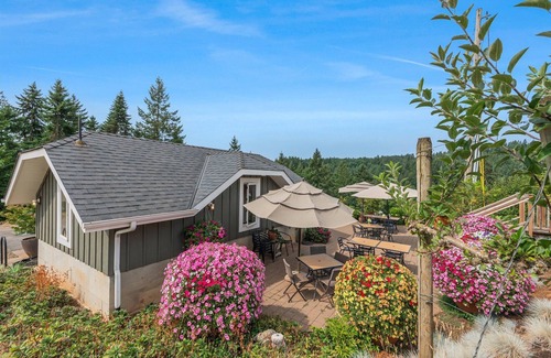 Ladd Hill Casa | Stunning New Listing - Beckham Estate Vineyard Guesthouse