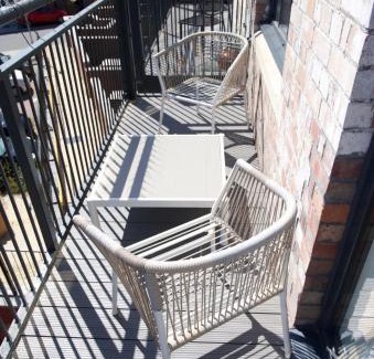Easton Apartamento | Stunning new rustic townhouse