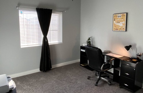 Kingman Casa | Stunning Newer Townhome By Route 66 & Krmc for Medical Professionals!
