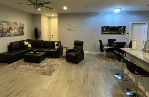 Kingman Casa | Stunning Newer Townhome By Route 66 & Krmc for Medical Professionals!