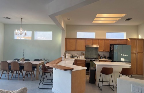 Desert Palms Casa | !STUNNING newly remodeled 2000 sqft, 4 bedroom 3 baths house!