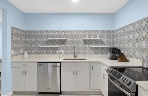 McGregor Casa | Stunning Newly Renovated River District Residence