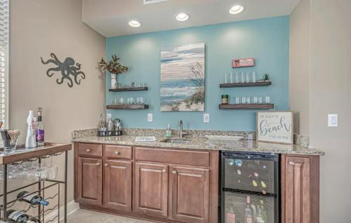 Windy Hill Casa | Stunning Ocean Breeze Luxury Villas 4D-Across The Street From The Ocean! Sleeps 10 guests!