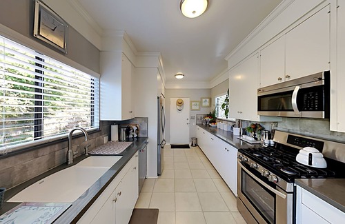 Toro Canyon Casa | Stunning Ocean & Mountain Views in Tranquil Setting