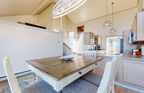 Castroville Casa | Stunning ocean-view home with W/D, sauna, tennis court, & patio - beach access