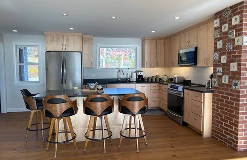 Mid-Coast and Islands Cabaña | Stunning Ocean Views, newly renovated cottage-close to preserves, trails, and Harpswell Beaches