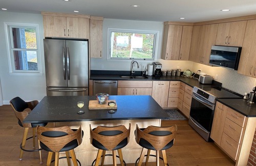 Mid-Coast and Islands Cabaña | Stunning Ocean Views, newly renovated cottage-close to preserves, trails, and Harpswell Beaches