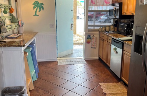 Bostwick Park Condominio | Ground Floor Oceanfront Condo in lovely Daytona Beach. 1 bedroom with AC & WiFi