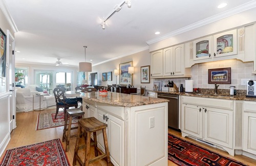 Charleston County Condominio | Stunning Oceanfront Condo, Steps to Beach & Community Pool - 22 Beach Club