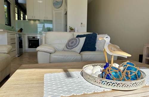 Dunsborough Casa | Stunning Oceanfront villa with panoramic views,only 5 minute walk to Dunsborough
