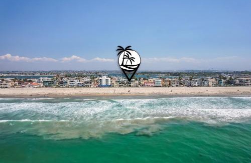 Central Mission Beach Casa | Stunning Oceanfront Boardwalk Condo - Spa, Steps2Beach, Parking & Fast Wifi!