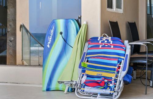 Central Mission Beach Casa | Stunning Oceanfront Boardwalk Condo - Spa, Steps2Beach, Parking & Fast Wifi!