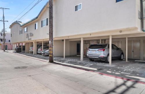 Central Mission Beach Casa | Stunning Oceanfront Boardwalk Condo - Spa, Steps2Beach, Parking & Fast Wifi!
