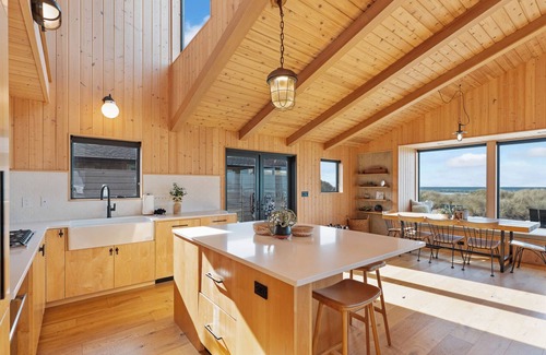 Manzanita Casa | Stunning oceanfront home with amazing views and Hot Tub!
