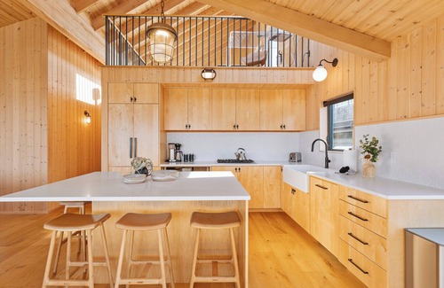 Manzanita Casa | Stunning oceanfront home with amazing views and Hot Tub!