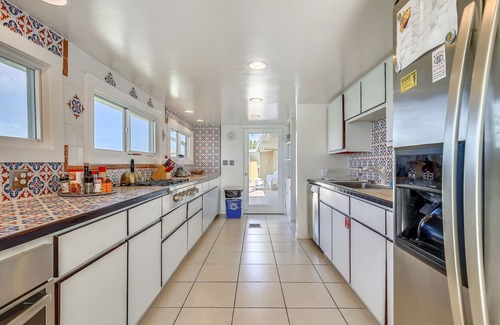 Bay Point Casa | Espectacular, frente al mar, casa acogedora para perros con piscina privada y muelles