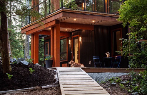 Tofino Casa | Stunning oceanfront oasis with majestic mountain and lush forest views.