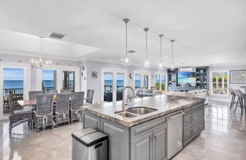 Islamorada Casa | NEW! Stunning 2-acre Oceanfront Estate with Private Pool ~ Beach. Very private
