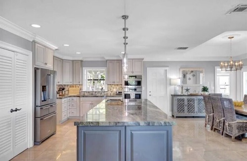 Islamorada Casa | NEW! Stunning 2-acre Oceanfront Estate with Private Pool ~ Beach. Very private
