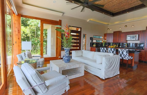 Valle Pura Vida Casa | STUNNING OCEANVIEW, FAMILY LUXURY, NEW, PRIVATE MOUNTAIN TOP in Manuel Antonio