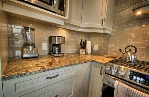 Port Renfrew Cabaña | Stunning Oceanview Cottage - 3 Bedroom + Sauna - Pet Friendly