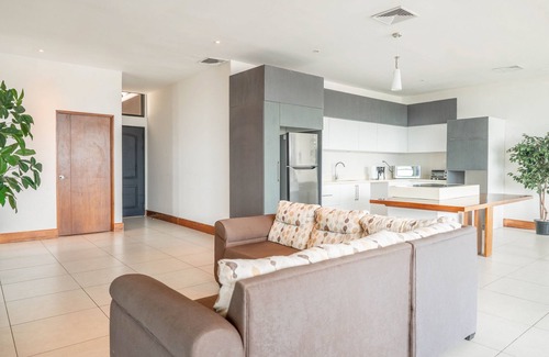 Puntarenas Condominio | Stunning Oceanview Penthouse with fitness room and full kitchen