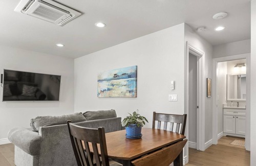 City Park Apartamento | Impresionante, nuevo, apartamento de un dormitorio. A pasos del parque de la ciudad de Denver.
