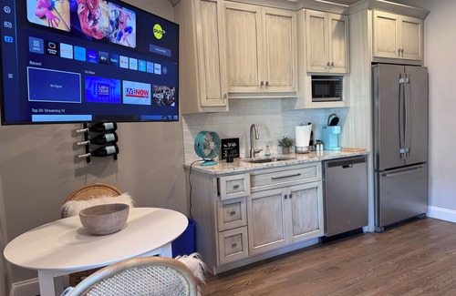 Myers Park Apartamento | Stunning one-bedroom apartment located in the Myers Park neighborhood.