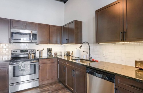 Detroit Casa | Stunning One Of A Kind 6 BDRM Loft Sleeps 15