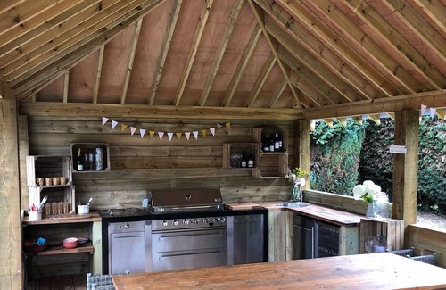 Watlington Casa | Stunning Oxfordshire 5 Bedroom House in 2 acres