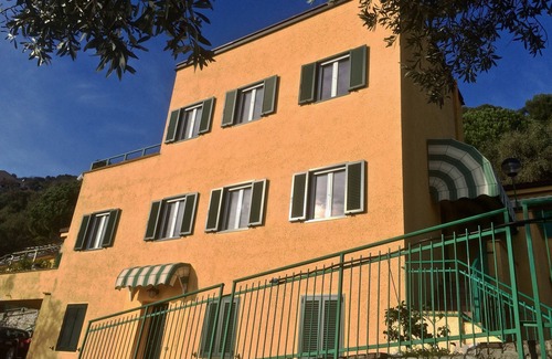 Finale Ligure Apartamento | Stunning panoramic terrace overlooking the sea