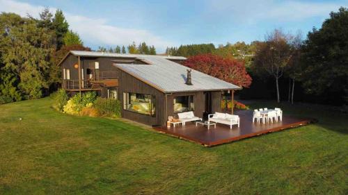 Acacia Bay Casa | Stunning panoramic Lakeview , spa pool & privacy