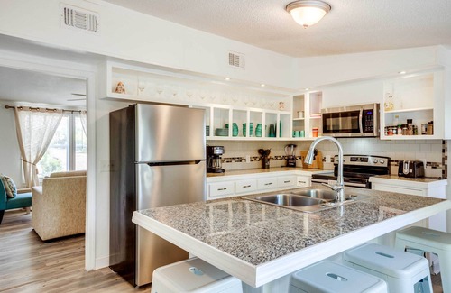 Bayou Grande Villa Casa | Stunning Pensacola Home, 8 Mi to Downtown!