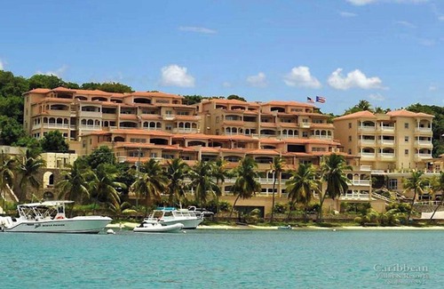 Great Cruz Bay Condominio | Ven a disfrutar de nuestro Penthouse Condo! Caminata a Cruz Bay.