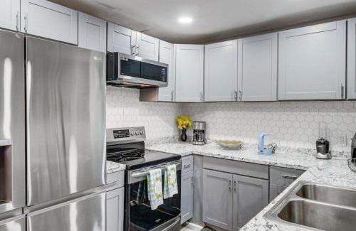 Cloverdale Casa | Stunning, Pet-friendly Home in Savannah