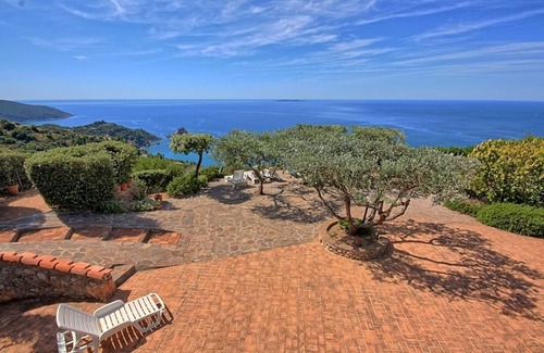Monte Argentario Villa | Preciosa casa de vacaciones privada con A/C, WIFI, TV, patio, vista panorámica, aparcamiento