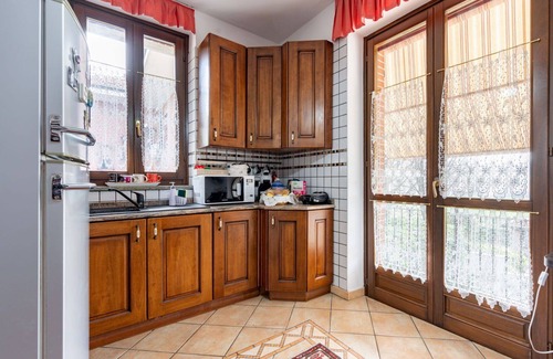 Montegrosso dʼAsti Casa | Maravillosa casa de vacaciones privada con A/C, piscina privada, WIFI, TV, patio, mascotas permitida