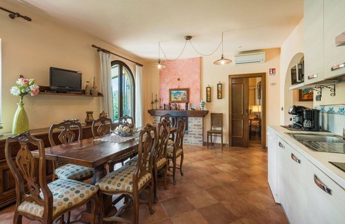 San Miniato Villa | Estupenda casa de vacaciones privada con A/C, piscina privada, WIFI, TV, patio y mascotas permitida